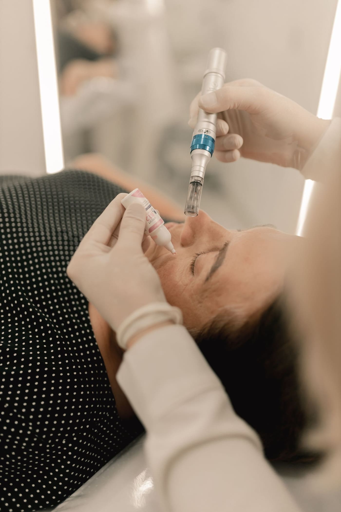 Aplicação de ativos com dermapen para drug delivery em procedimento facial